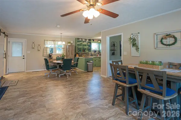 1928 Marigold LN, Hudson, NC 28638