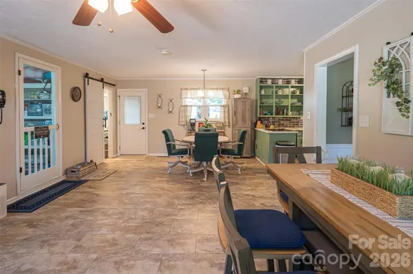1928 Marigold LN, Hudson, NC 28638