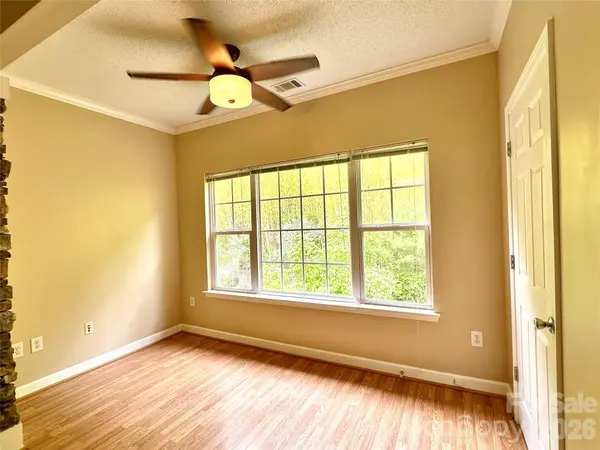 2000 Olde Eastwood Village BLVD #305, Asheville, NC 28803