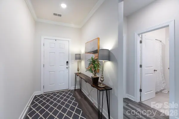 11809 Red Leaf DR, Charlotte, NC 28215