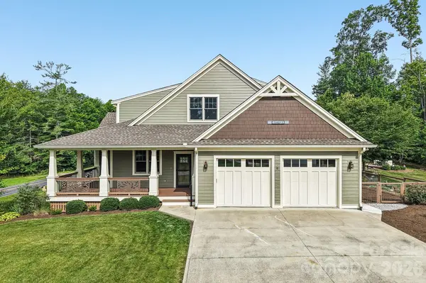 17 Hamilton Woods LN, Etowah, NC 28729