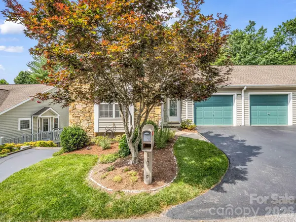 341 Laurel Park PL, Hendersonville, NC 28791