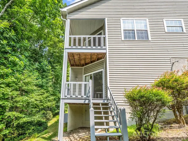 341 Laurel Park PL, Hendersonville, NC 28791