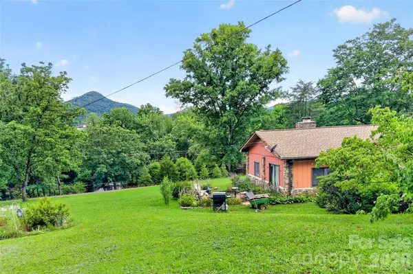 71 Green Vale DR, Leicester, NC 28748