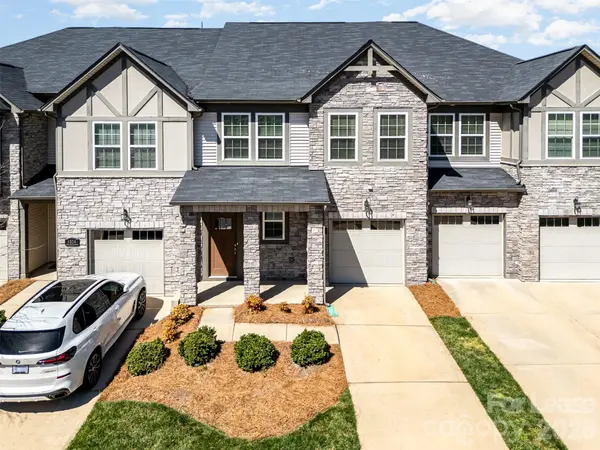 9320 Glenburn LN, Charlotte, NC 28278