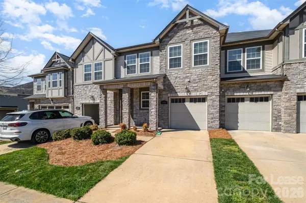 9320 Glenburn LN, Charlotte, NC 28278
