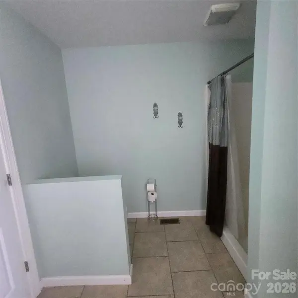 3972 S NC Hwy 127 HWY, Hickory, NC 28602