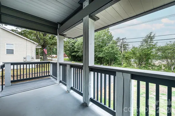 233 Eastside DR, Statesville, NC 28625