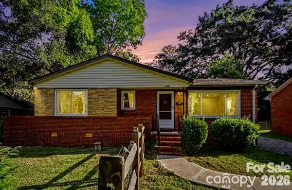 3960 Bristol DR, Charlotte, NC 28208