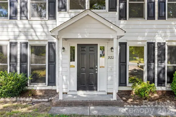 9224 Agnes Park LN, Huntersville, NC 28078