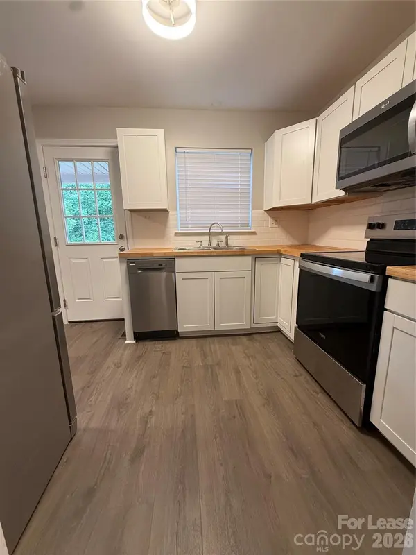 153 15th AVE NW, Hickory, NC 28601