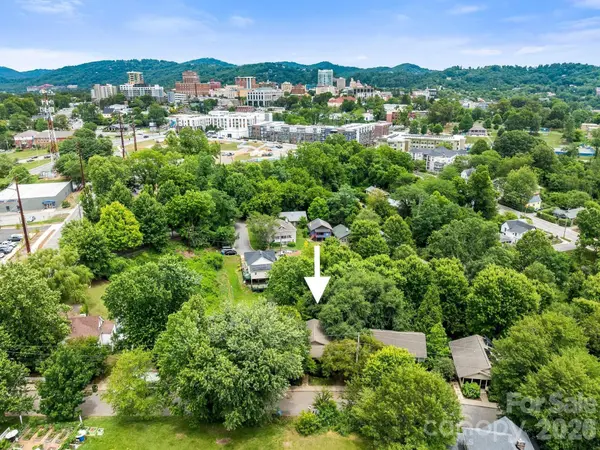 16 Jefferson DR, Asheville, NC 28801