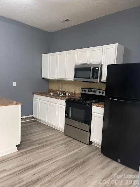 113 Whispering Pines LN, Huntersville, NC 28078