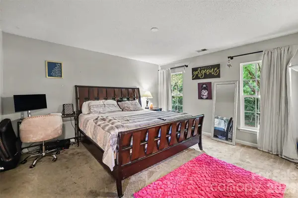 1529 Galesburg ST, Charlotte, NC 28216