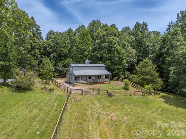 441 Lower Ridgeview RD, Columbus, NC 28722