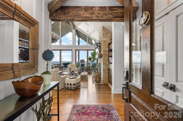 100 Meadow Ridge DR, Lake Toxaway, NC 28747