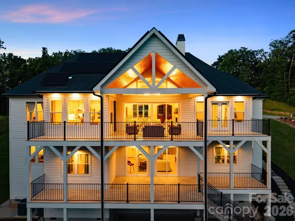 7 Temujin DR, Leicester, NC 28748
