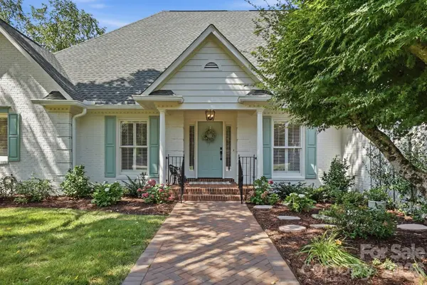 1136 Concord RD, Davidson, NC 28036