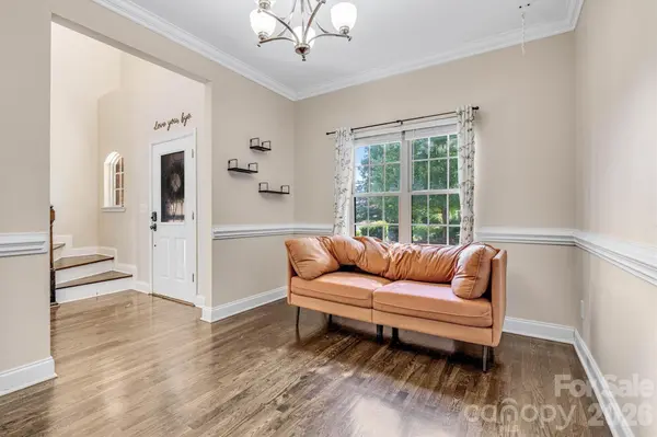 1915 Lynmore DR, Sherrills Ford, NC 28673