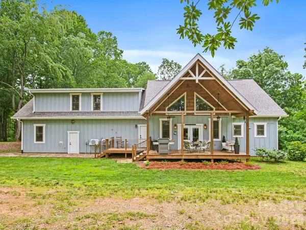 116 W Hiawatha CT, Asheville, NC 28806