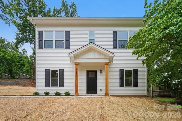 327 Whispering Pines DR, Charlotte, NC 28217