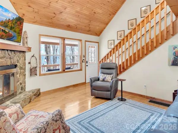 245 Greenview DR, Maggie Valley, NC 28751