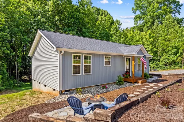 122 S Yadkin River RD, Statesville, NC 28625