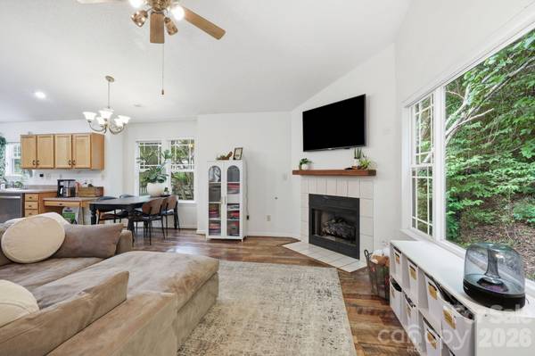 51 Sunview CIR, Arden, NC 28704