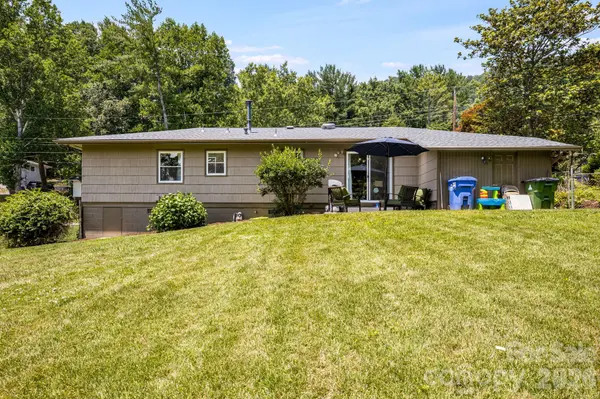 5 Hillview RD, Asheville, NC 28805