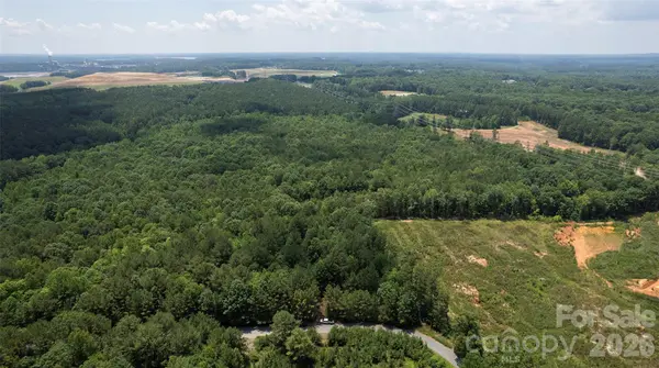 8169 Raccoon Track DR, Sherrills Ford, NC 28673