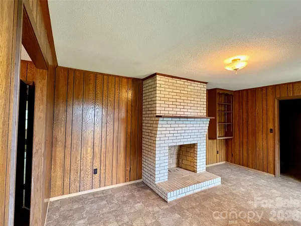 1812 Freemantown RD, Lake Lure, NC 28746