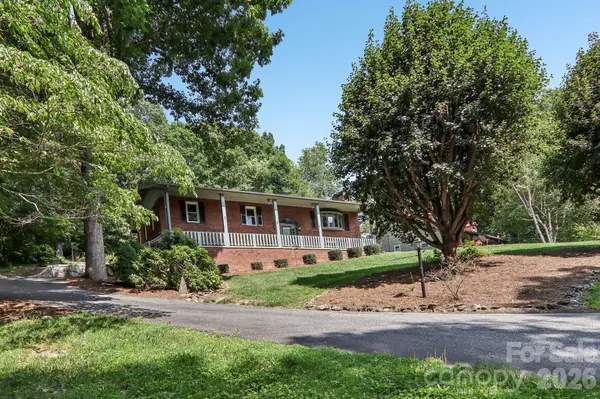 57 Chateau PL, Waynesville, NC 28786