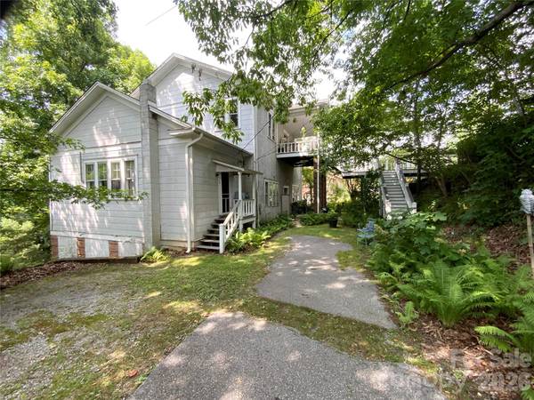 58 Seminary ST, Saluda, NC 28773