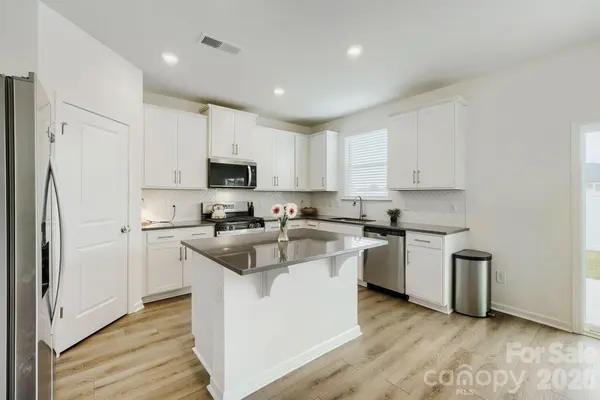 3244 Maya LN, Midland, NC 28107
