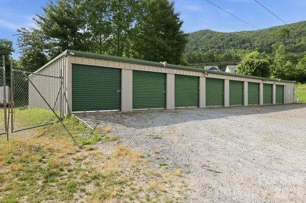 14 Huntley CIR, Fairview, NC 28730