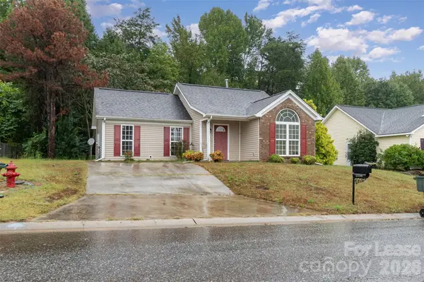2716 Rabbit Ridge DR, Bessemer City, NC 28016