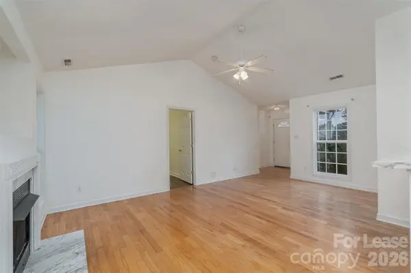 2716 Rabbit Ridge DR, Bessemer City, NC 28016