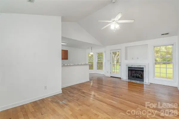 2716 Rabbit Ridge DR, Bessemer City, NC 28016
