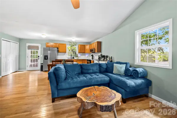 11 W Raleigh RD, Asheville, NC 28803