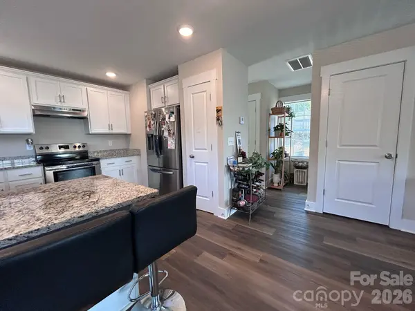 606 E Carpenter ST, Dallas, NC 28034