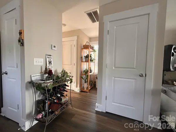 606 E Carpenter ST, Dallas, NC 28034