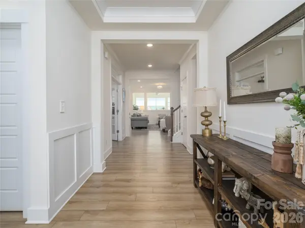 1452 Ardmore DR, Sherrills Ford, NC 28673
