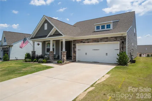 1452 Ardmore DR, Sherrills Ford, NC 28673