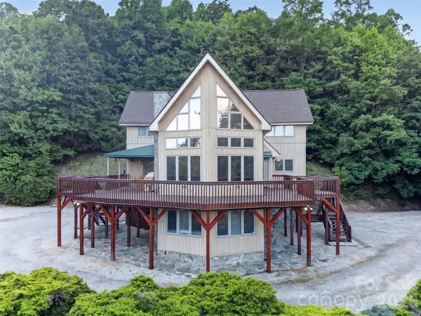 435 Allen Mountain LN, Spruce Pine, NC 28777