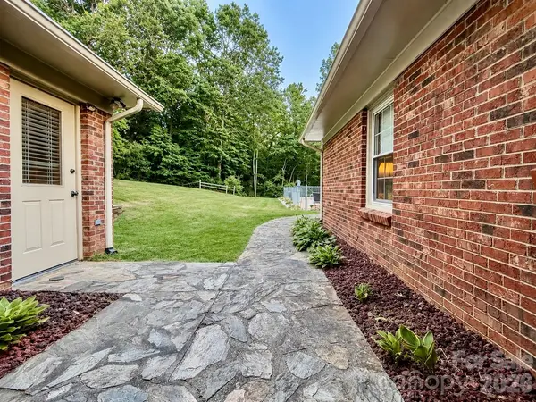 552 Coxes Creek Church RD, Marion, NC 28752