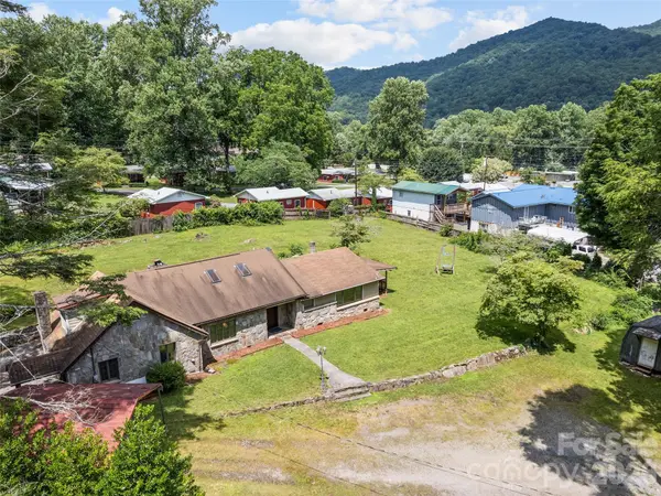 64 Turner BR, Maggie Valley, NC 28751