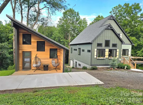 18 Baker PL, Arden, NC 28704
