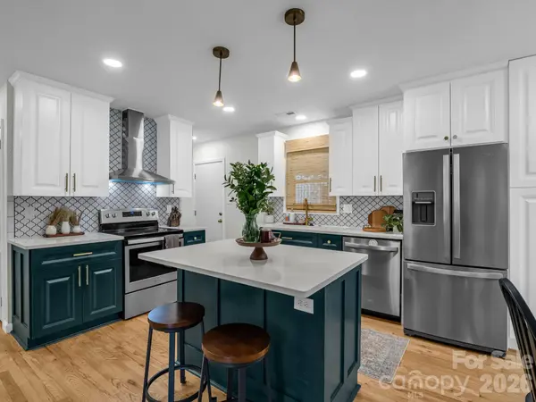14 Penelope ST, Black Mountain, NC 28711