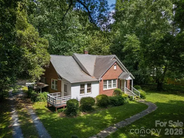 1822 W Sugar Creek RD, Charlotte, NC 28262