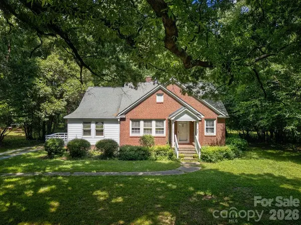 1822 W Sugar Creek RD, Charlotte, NC 28262